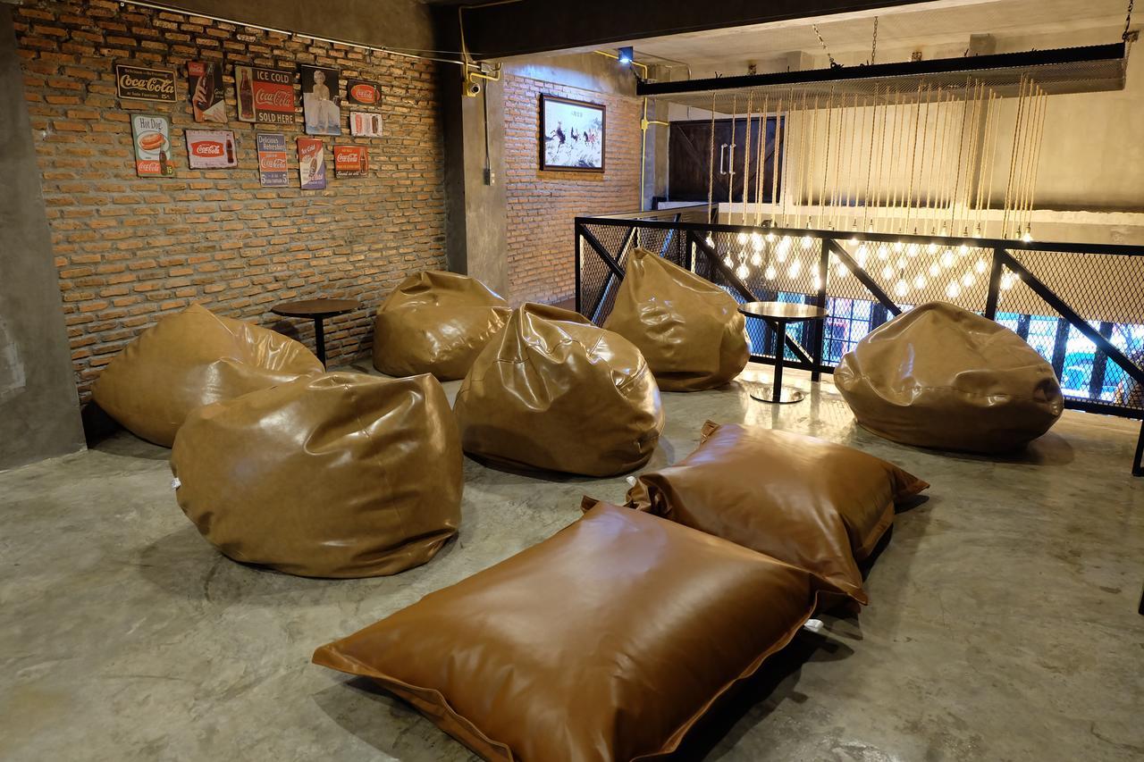 Sleepover Hostel Ban Bang Khwang Eksteriør billede
